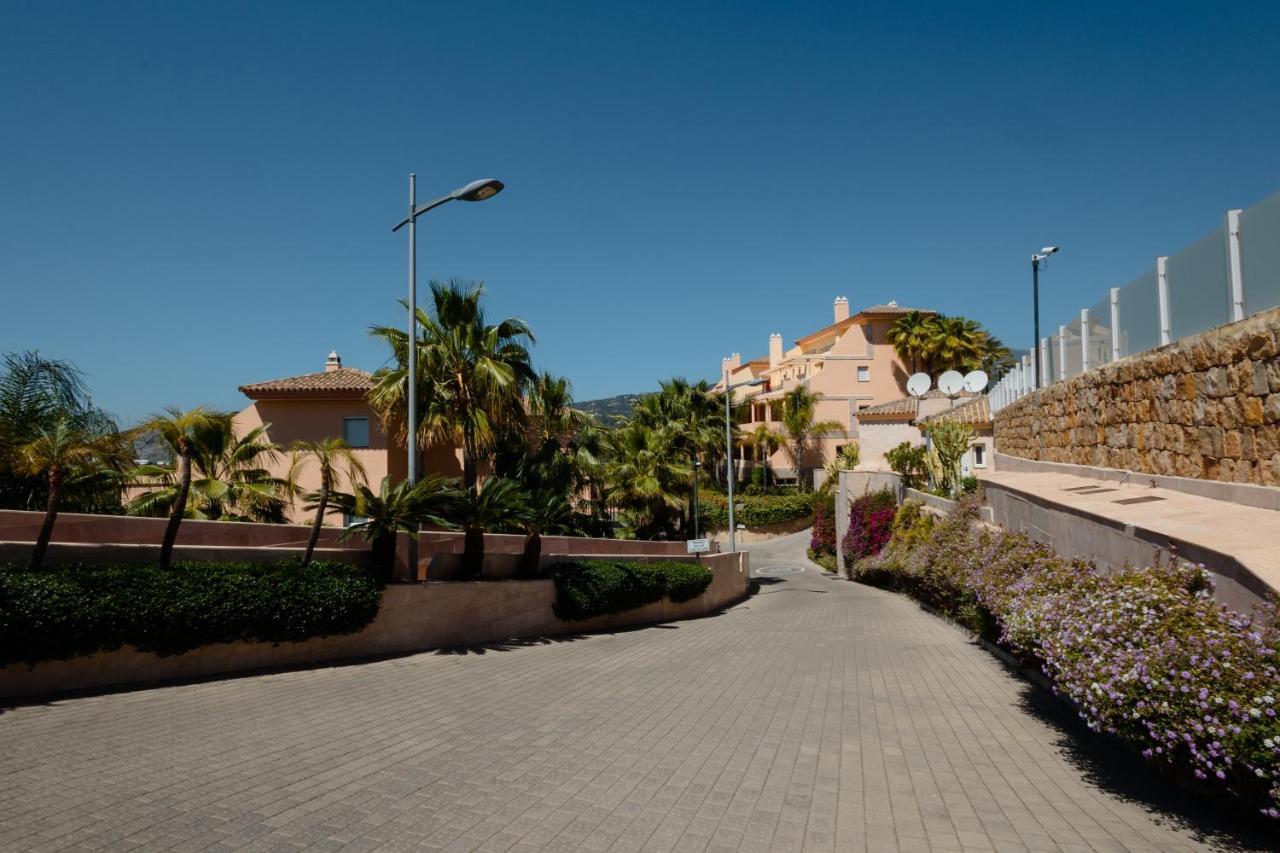 Penthouse With Sea And Views, Nueva Andalucia, Apartamento *